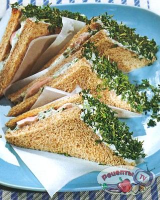 Куриный сэндвич с кресс-салатом