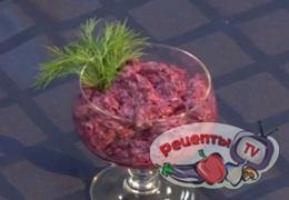 Салат из свеклы с черносмородиновым соусом - видео рецепт
