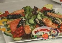 Рыбный салат «Домино» - видео рецепт