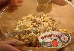 Салат «Зимний» из печени трески - видео рецепт