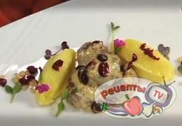 Фрикадельки с кедровыми орешками, вяленой вишней и корицей - видео рецепт