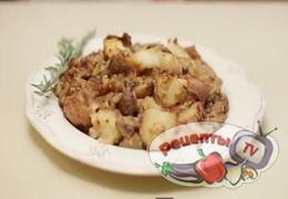 Жареные грибы с розмарином и яблоками - видео рецепт