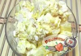 Салат из курицы с ананасом - видео рецепт