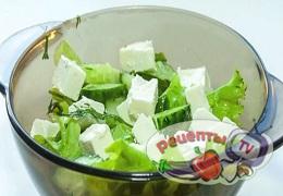 Зеленый Весенний салат с брынзой - видео рецепт