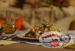 Салат из молодого картофеля с грудинкой - видео рецепт