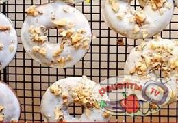 Банановые пончики с грецкими орехами - видео рецепт