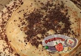 Блинный торт с горгонзолой и шоколадом - видео рецепт