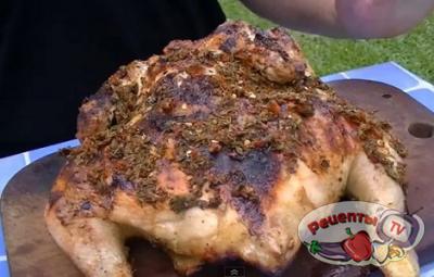 Курица запеченная на углях с чимичури и лимоном - видео рецепт