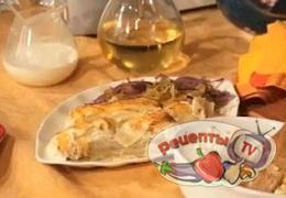 Картофельный гратан и Салат из соленых огурцов - видео рецепт