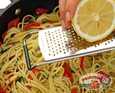 Спагетти с чесноком и маслом