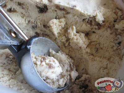     (Brown Bread Ice Cream)