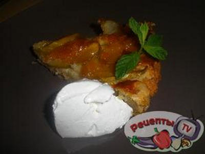 -  (Apple frangipane tart)