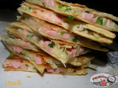   <b> </b>   c , Quesadillas