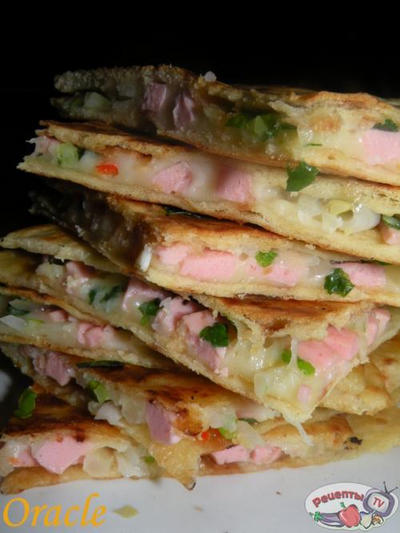   <b> </b>   c , Quesadillas